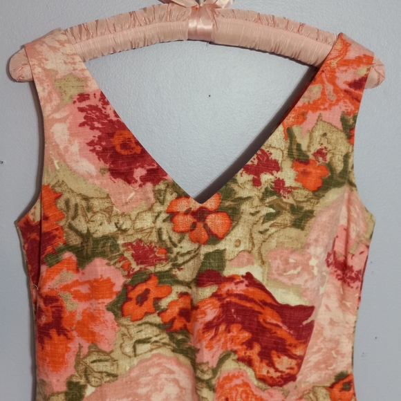 Women's Beautiful Floral Pink V-Neck Dress - Picture 3 of 8